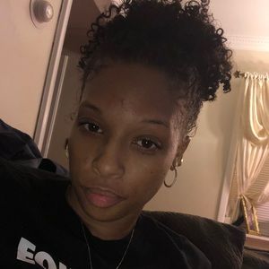 Meet your Posher, Sheena